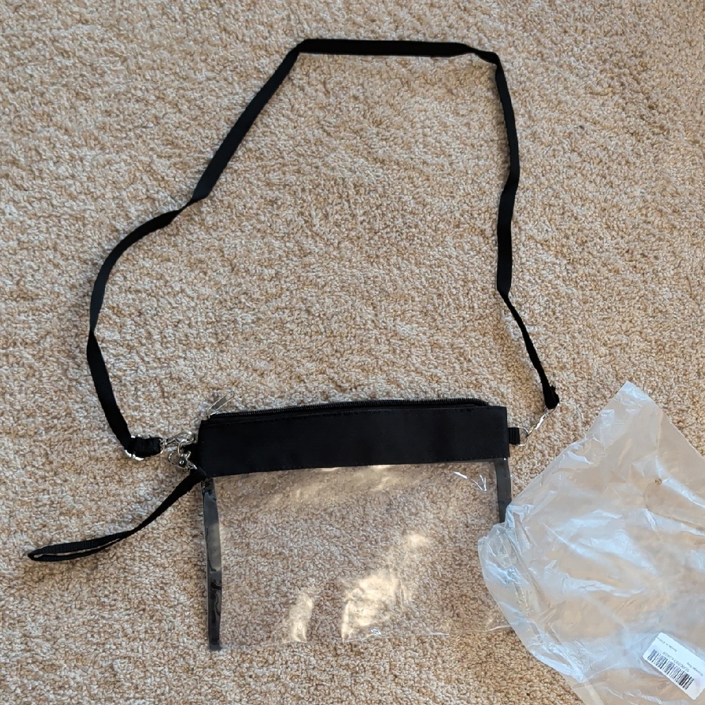 ❗LAST CHANCE ❗New In Packaging - Clear Stadium Bag/Large Wristlet